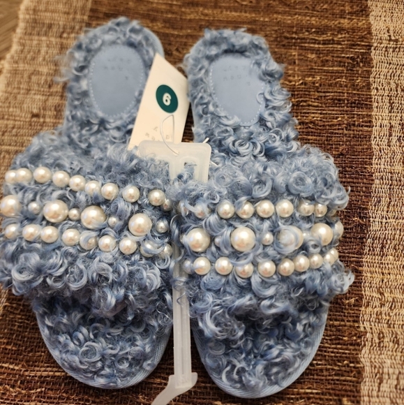 A New Day fuzzy slippers with pearls size 9, - Picture 2 of 4